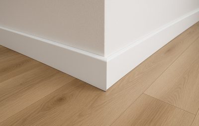białe listwy do paneli